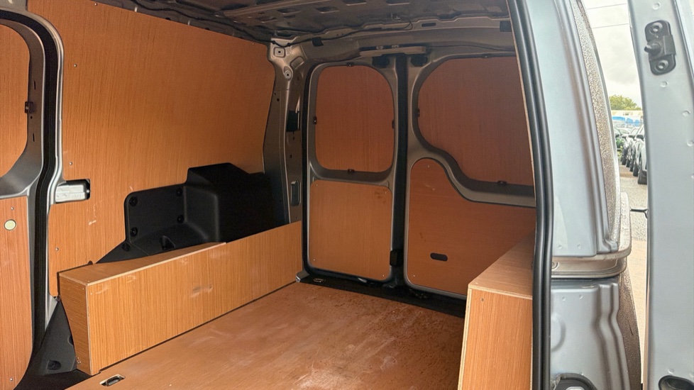Ford Transit Connect 250 L2 Petrol 1.5 EcoBoost PHEV 150 Trend Van Auto - Image 14