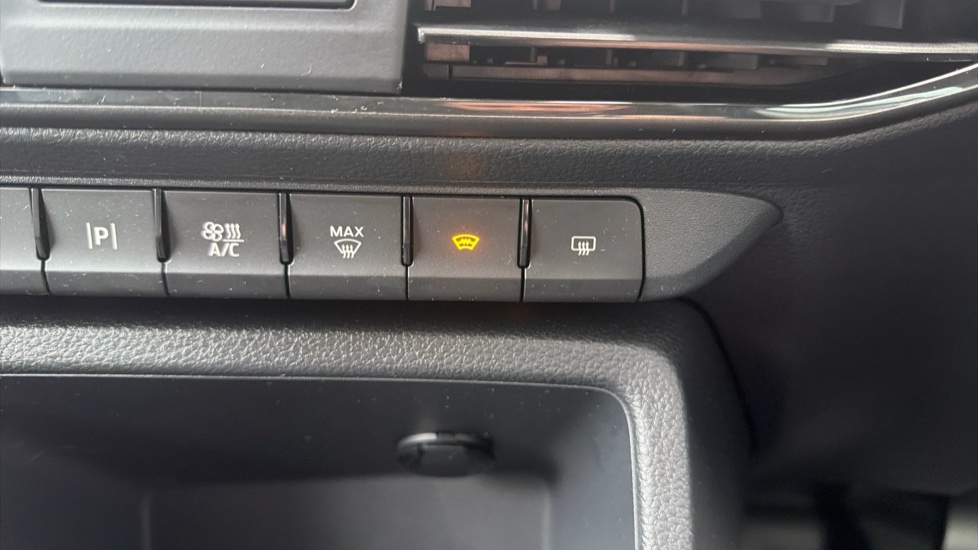 Ford Transit Connect 250 L2 Petrol 1.5 EcoBoost PHEV 150 Trend Van Auto - Image 26