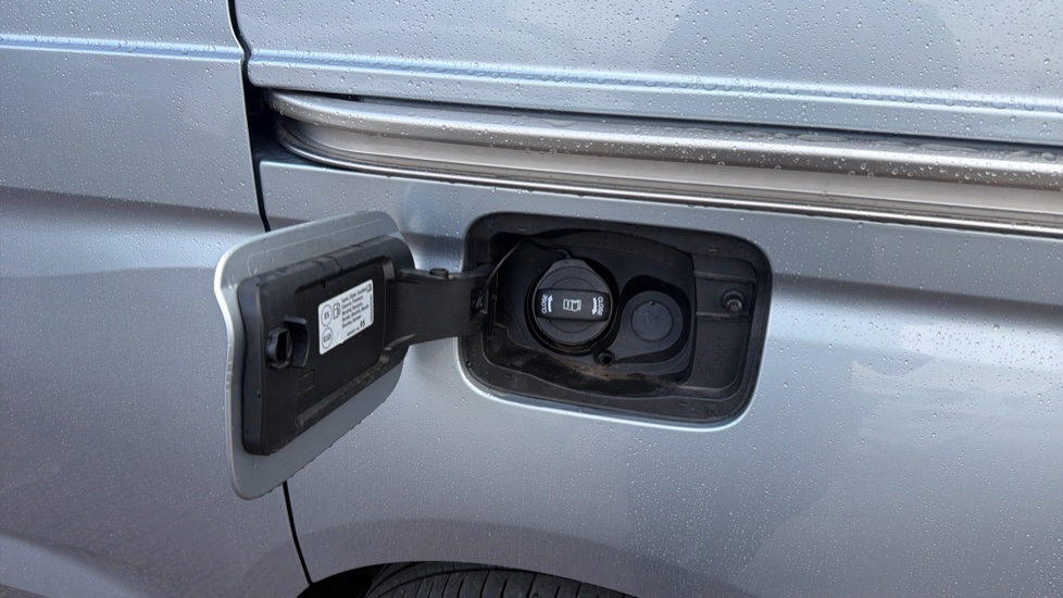 Ford Transit Connect 250 L2 Petrol 1.5 EcoBoost PHEV 150 Trend Van Auto - Image 42
