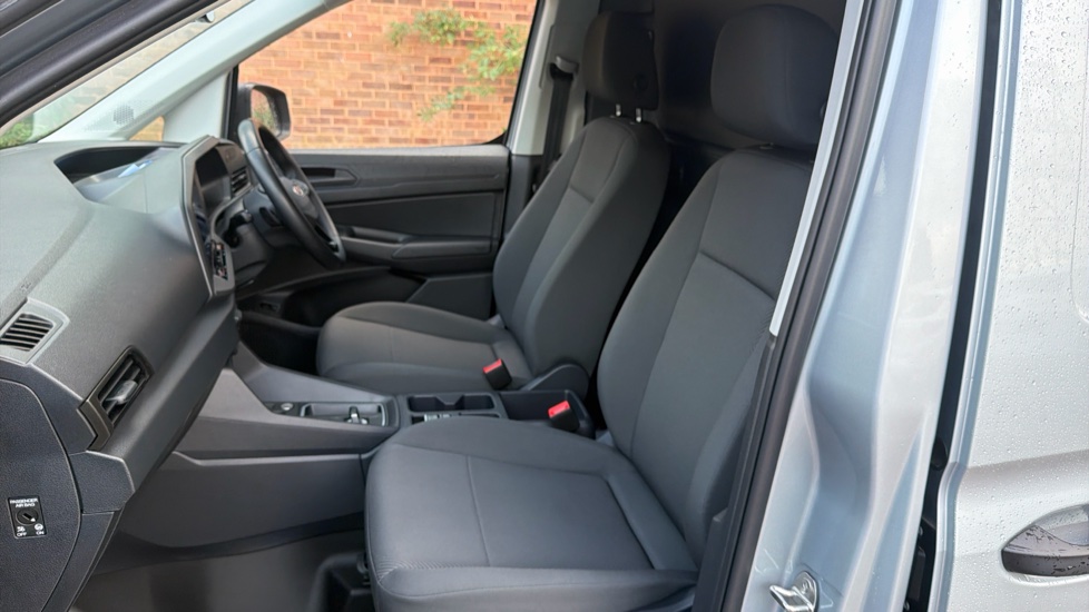 Ford Transit Connect 250 L2 Petrol 1.5 EcoBoost PHEV 150 Trend Van Auto - Image 43