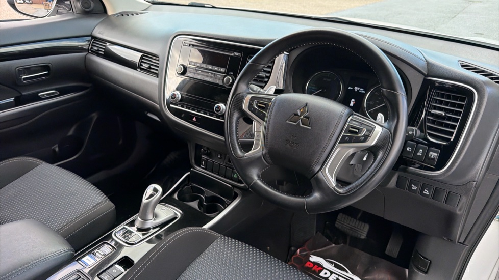 Mitsubishi Outlander Petrol 2.4 PHEV Reflex Commercial Auto Estate - Image 16