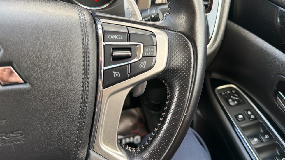 Mitsubishi Outlander Petrol 2.4 PHEV Reflex Commercial Auto Estate - Image 33