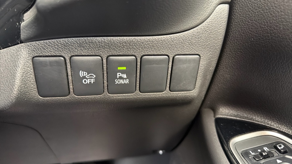 Mitsubishi Outlander Petrol 2.4 PHEV Reflex Commercial Auto Estate - Image 37