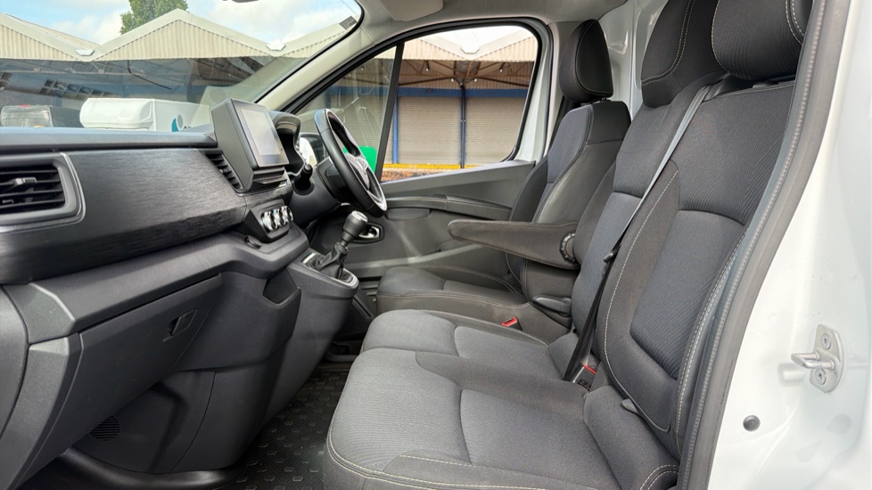 Renault Trafic Swb Diesel SL28 Blue dCi 150 Sport+ Van - Image 13
