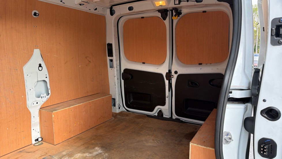 Renault Trafic Swb Diesel SL28 Blue dCi 150 Sport+ Van - Image 14