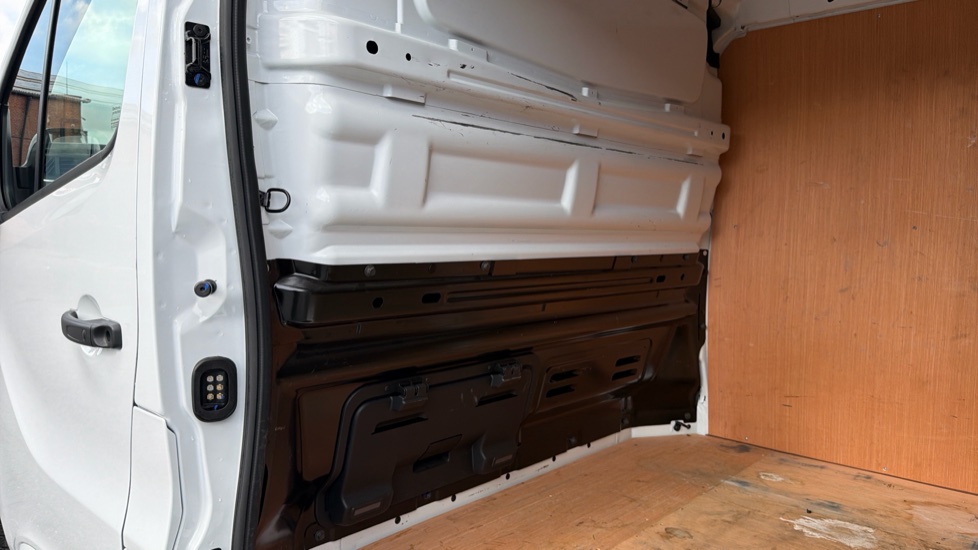 Renault Trafic Swb Diesel SL28 Blue dCi 150 Sport+ Van - Image 18