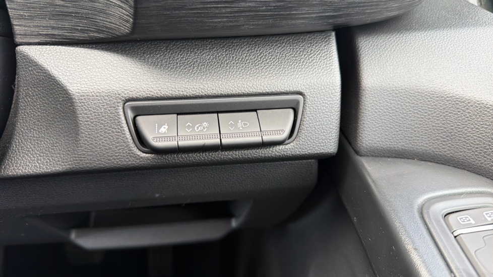 Renault Trafic Swb Diesel SL28 Blue dCi 150 Sport+ Van - Image 30