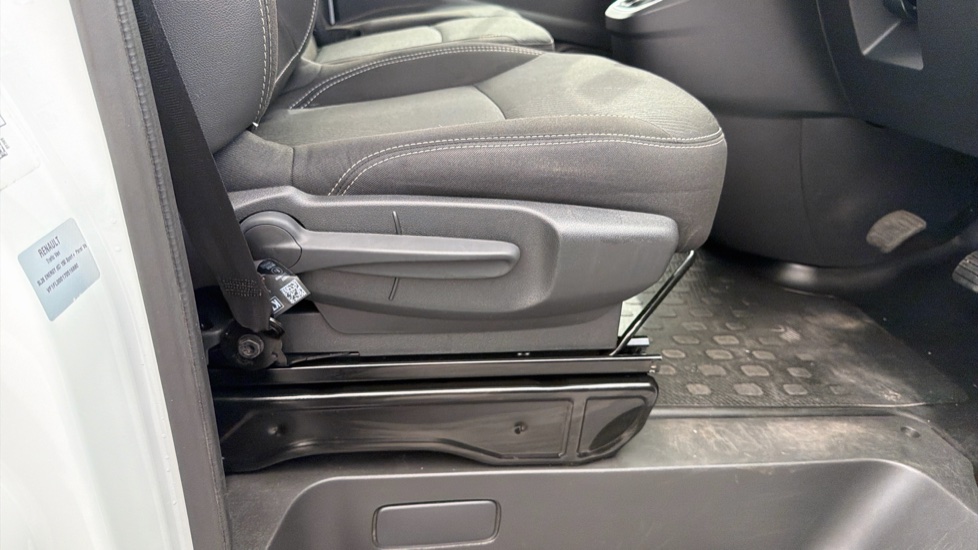 Renault Trafic Swb Diesel SL28 Blue dCi 150 Sport+ Van - Image 35