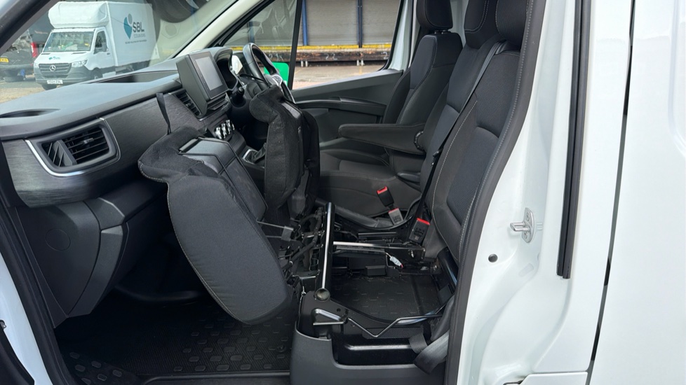 Renault Trafic Swb Diesel SL28 Blue dCi 150 Sport+ Van - Image 41