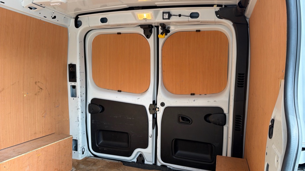 Renault Trafic Swb Diesel SL28 Blue dCi 150 Sport+ Van - Image 43