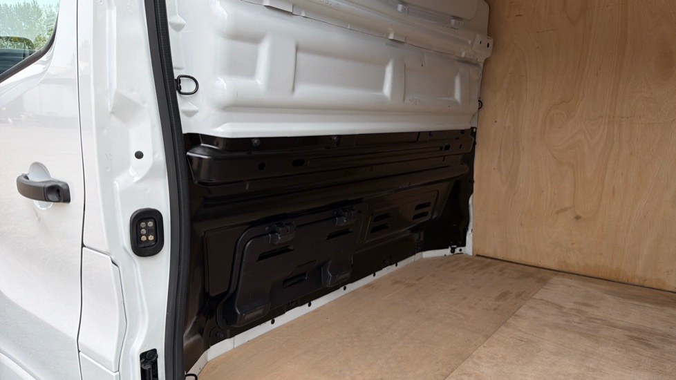 Renault Trafic Lwb Diesel LL30 Blue dCi 150 Extra [Safety] Van - Image 18