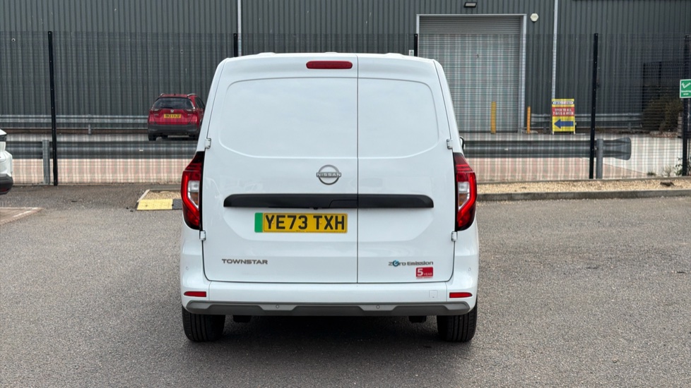 Nissan Townstar L1 Electric 90kW Tekna Van Auto 45kWh - Image 11