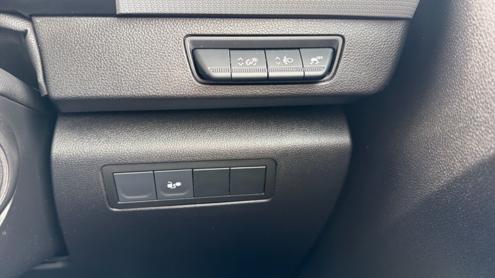 Nissan Townstar L1 Electric 90kW Tekna Van Auto 45kWh - Image 29