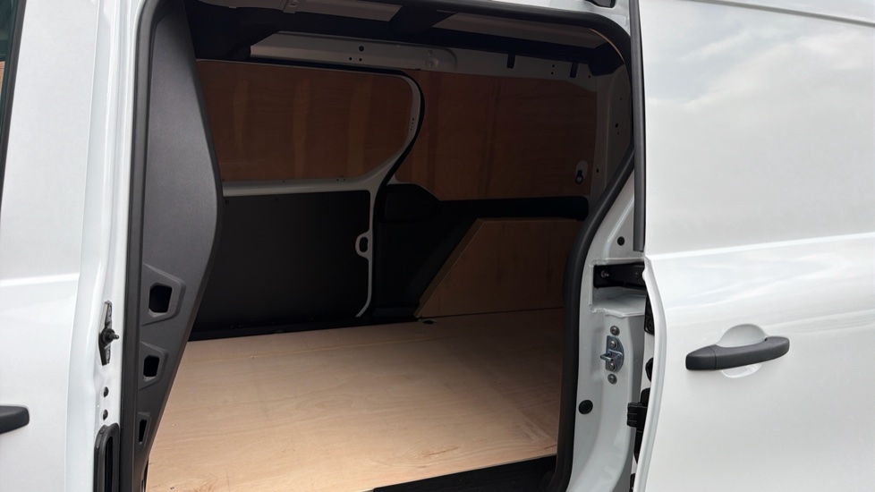 Renault Kangoo L2 Diesel LL21 Blue dCi 95 Advance [Safety] Van - Image 5