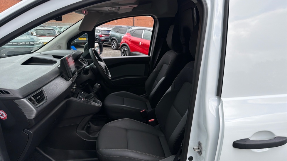 Renault Kangoo L2 Diesel LL21 Blue dCi 95 Advance [Safety] Van - Image 13