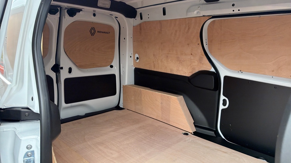 Renault Kangoo L2 Diesel LL21 Blue dCi 95 Advance [Safety] Van - Image 14