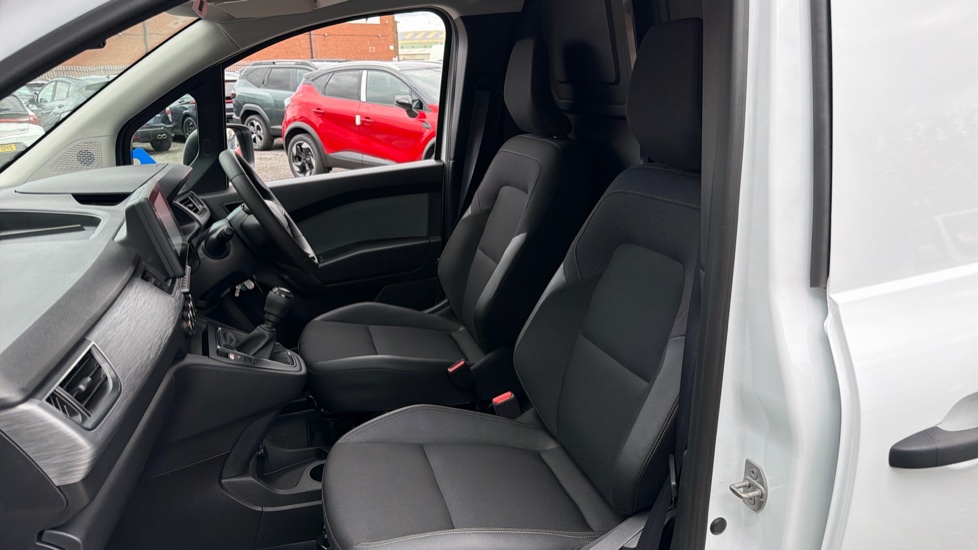 Renault Kangoo L2 Diesel LL21 Blue dCi 95 Advance [Safety] Van - Image 42