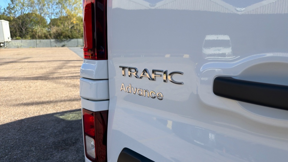 Renault Trafic Swb Diesel SL30 Blue dCi 130 Advance [Safety] Van - Image 27