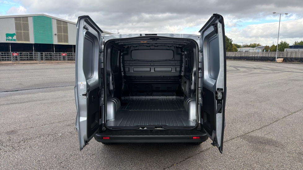 Renault Trafic Swb Diesel SL30 Blue dCi 130 Advance [Safety] Van - Image 3