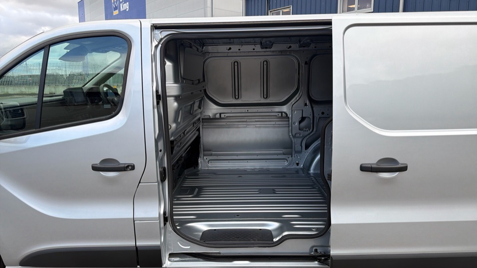 Renault Trafic Swb Diesel SL30 Blue dCi 130 Advance [Safety] Van - Image 5