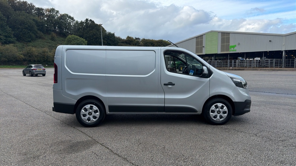 Renault Trafic Swb Diesel SL30 Blue dCi 130 Advance [Safety] Van - Image 9