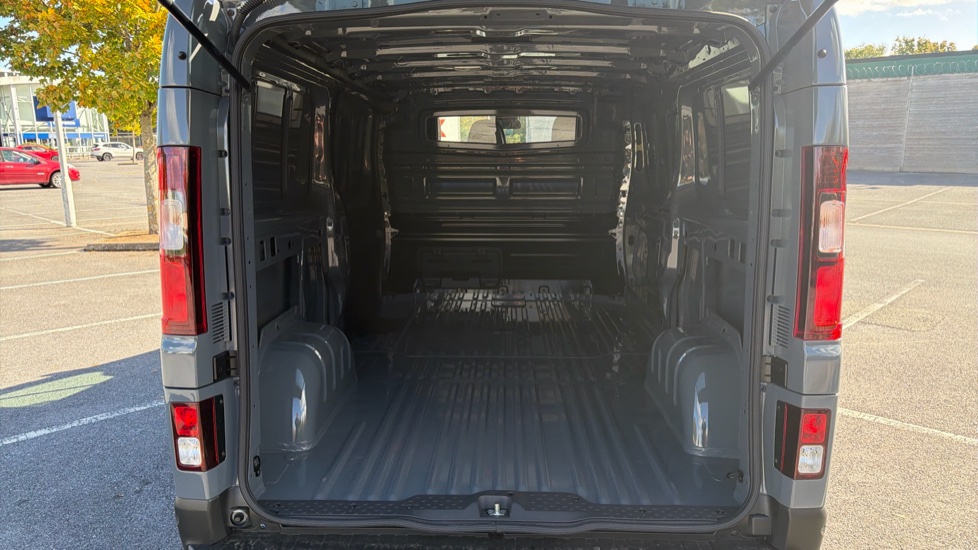 Renault Trafic Lwb Diesel LL30 Blue dCi 130 Advance [Safety] Van - Image 12