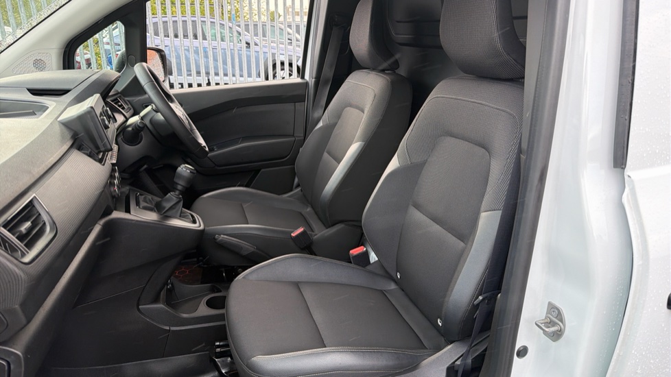 Renault Kangoo L1 Diesel ML19 Blue dCi 95 Start Van - Image 38