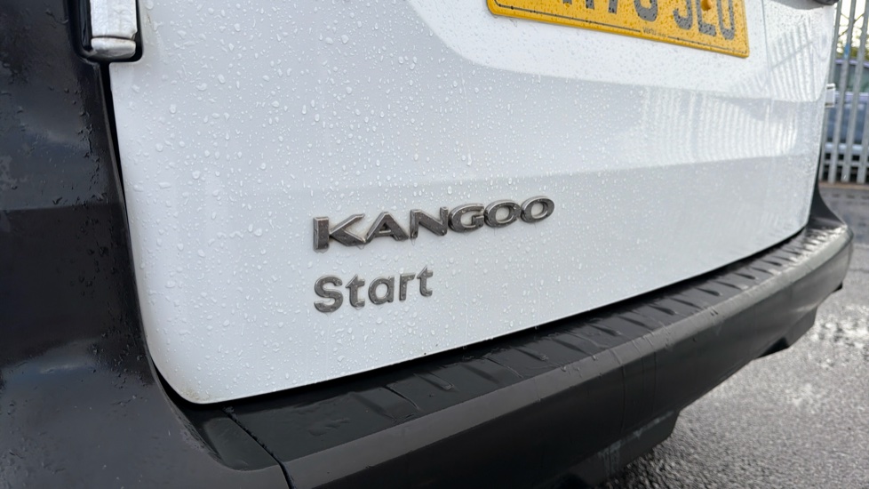 Renault Kangoo L1 Diesel ML19 Blue dCi 95 Start Van - Image 44