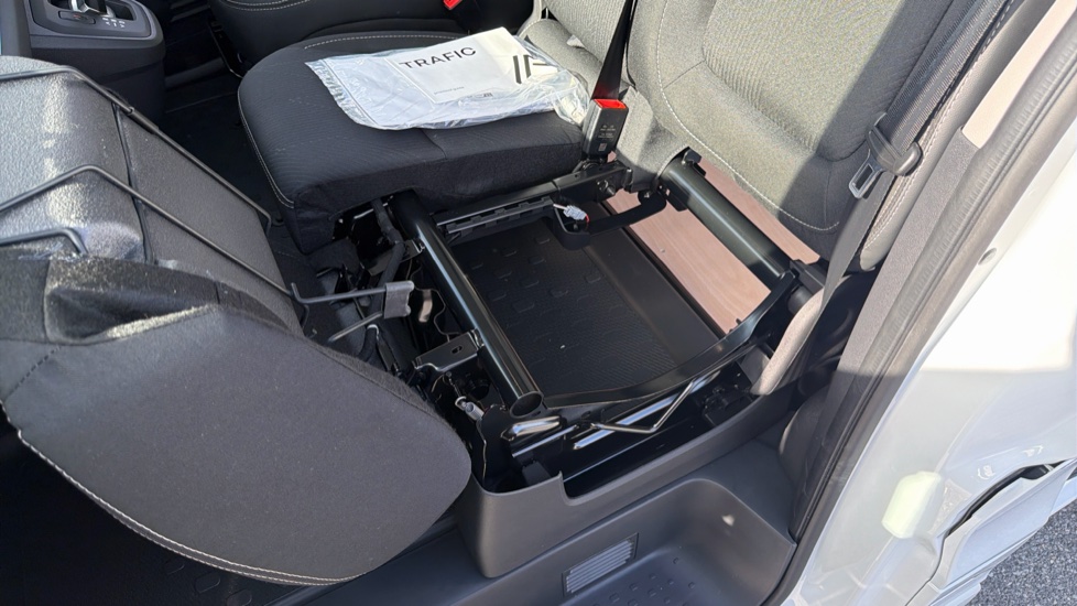 Renault Trafic Lwb Diesel LL30 Blue dCi 150 Extra [Safety] Van EAG9 - Image 42