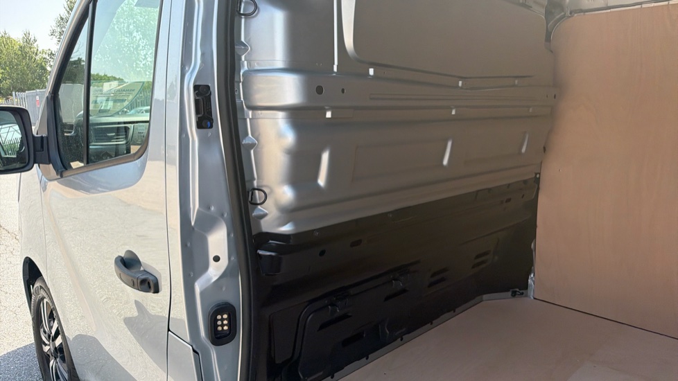 Renault Trafic Lwb Diesel LL30 Blue dCi 150 Extra Sport [Safety] Van - Image 18