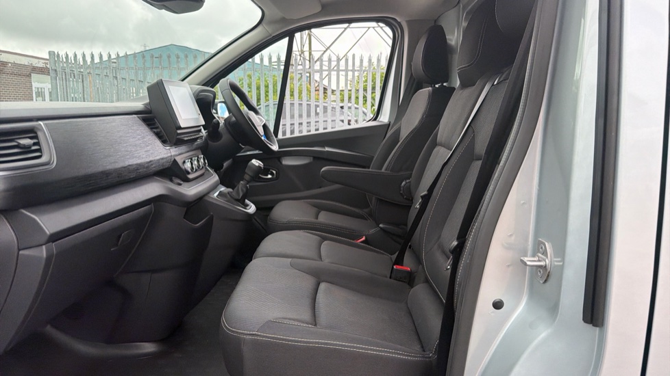 Renault Trafic Lwb Diesel LL30 Blue dCi 150 Extra Sport [Safety] Van - Image 13