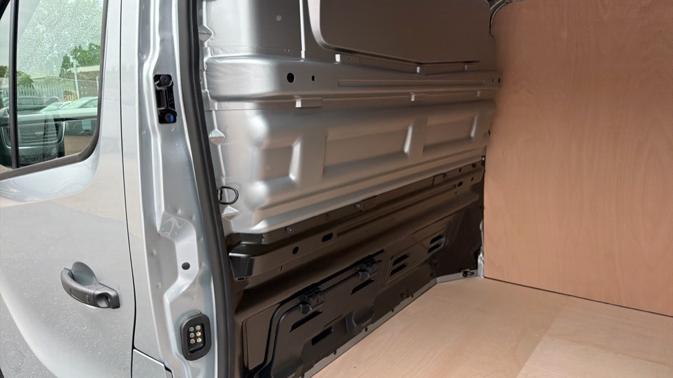 Renault Trafic Lwb Diesel LL30 Blue dCi 150 Extra Sport [Safety] Van - Image 18