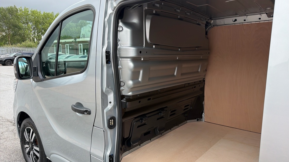 Renault Trafic Lwb Diesel LL30 Blue dCi 150 Extra Sport [Safety] Van - Image 18