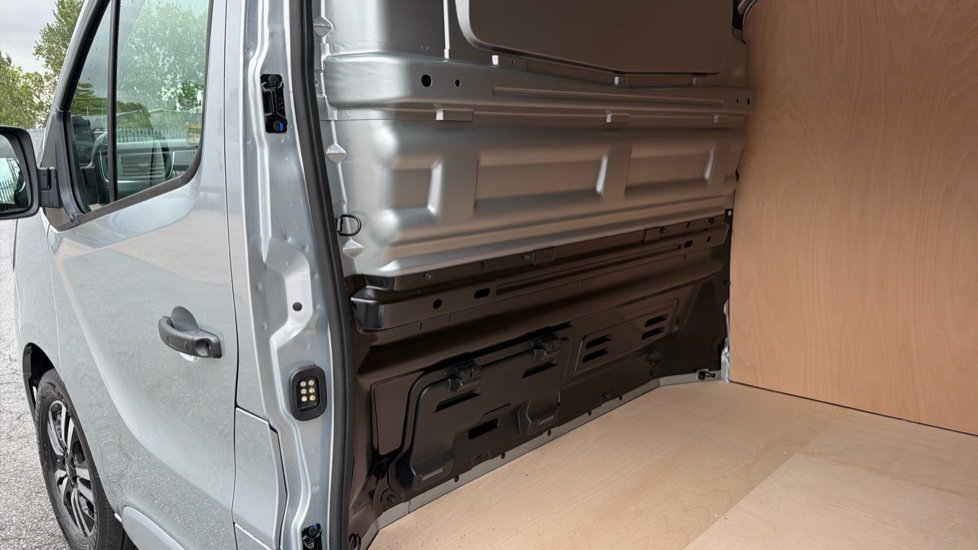 Renault Trafic Lwb Diesel LL30 Blue dCi 150 Extra Sport [Safety] Van - Image 18