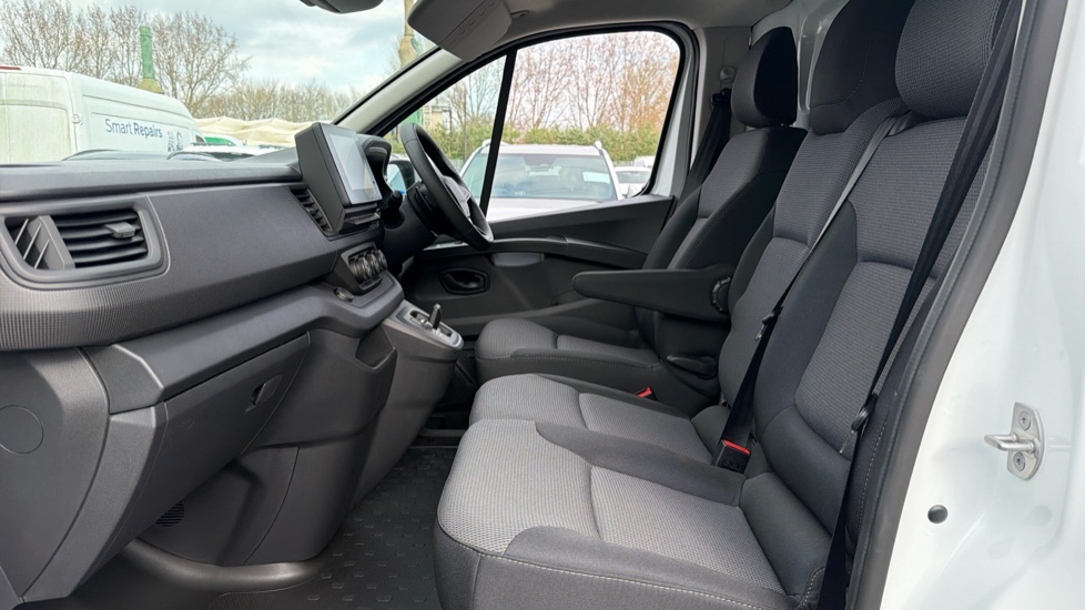 Renault Trafic Swb Diesel SL30 Blue dCi 150 Advance [Safety] Van EAG9 - Image 13