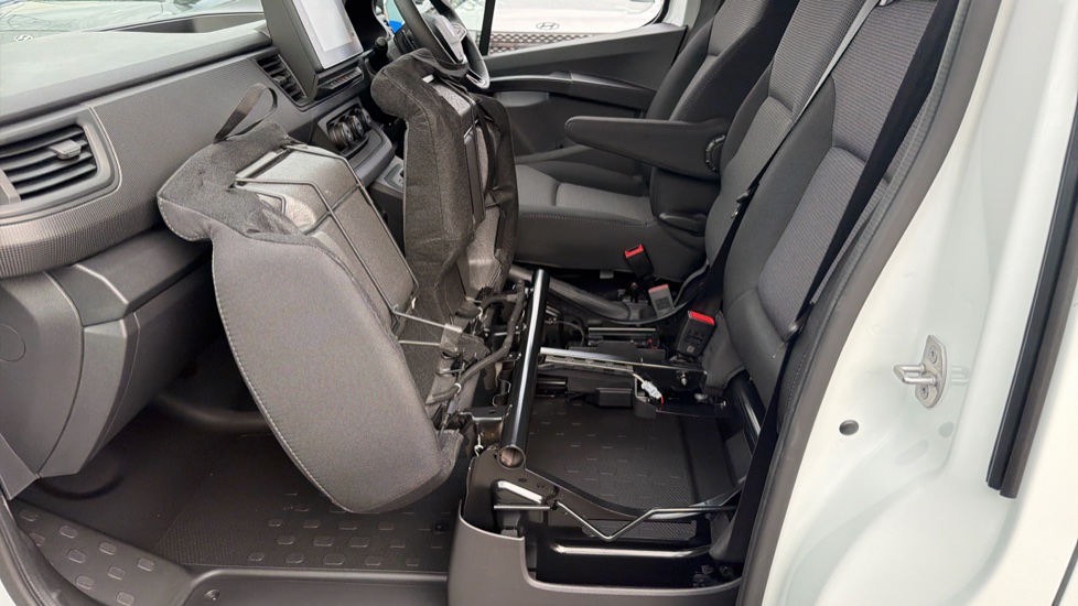 Renault Trafic Swb Diesel SL30 Blue dCi 150 Advance [Safety] Van EAG9 - Image 38