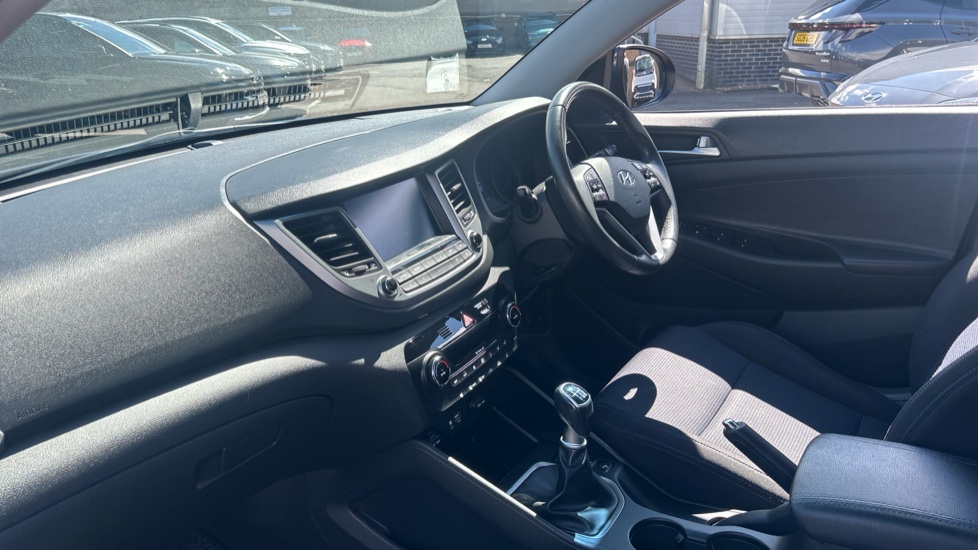 Hyundai TUCSON 1.6 GDi Blue Drive SE Nav 5dr 2WD Petrol Estate - Image 9