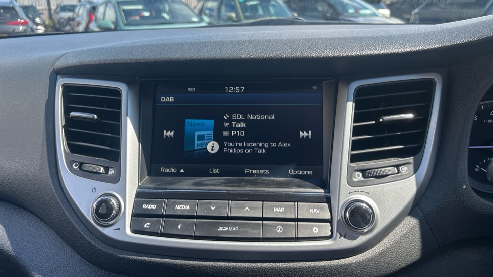 Hyundai TUCSON 1.6 GDi Blue Drive SE Nav 5dr 2WD Petrol Estate - Image 12