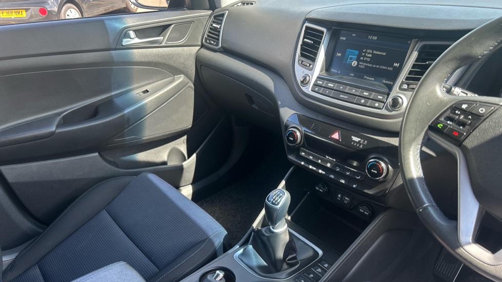 Hyundai TUCSON 1.6 GDi Blue Drive SE Nav 5dr 2WD Petrol Estate - Image 14
