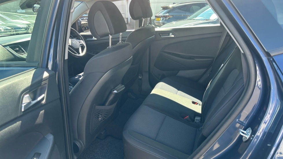 Hyundai TUCSON 1.6 GDi Blue Drive SE Nav 5dr 2WD Petrol Estate - Image 16