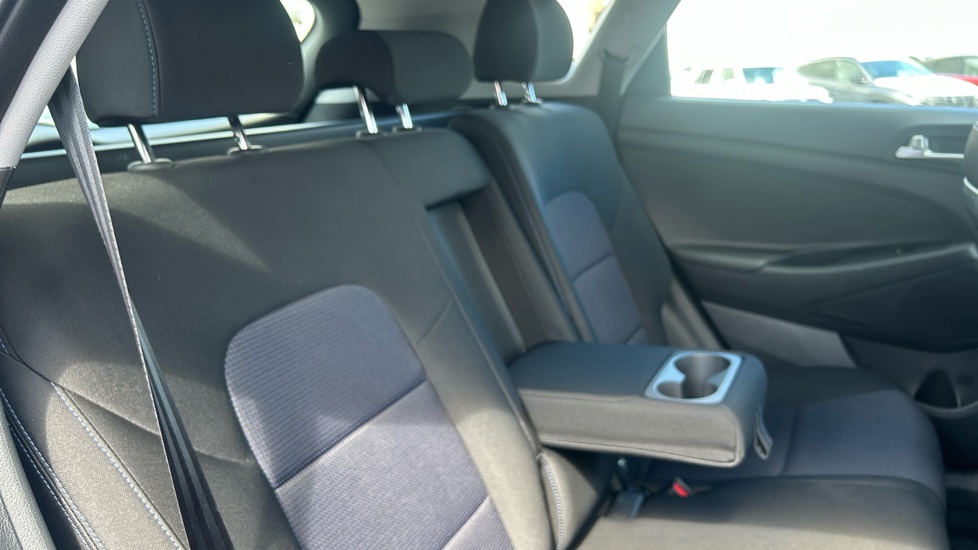 Hyundai TUCSON 1.6 GDi Blue Drive SE Nav 5dr 2WD Petrol Estate - Image 32