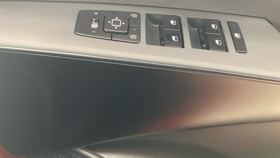 Kia Niro 150kW 2 64kWh 5dr Auto Electric Estate - Image 26