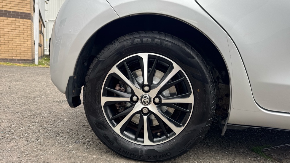 Toyota Yaris 1.5 Hybrid Icon Tech 5dr CVT Hybrid Hatchback - Image 7