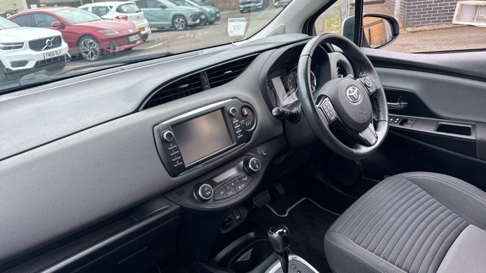 Toyota Yaris 1.5 Hybrid Icon Tech 5dr CVT Hybrid Hatchback - Image 9