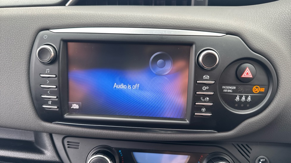 Toyota Yaris 1.5 Hybrid Icon Tech 5dr CVT Hybrid Hatchback - Image 12