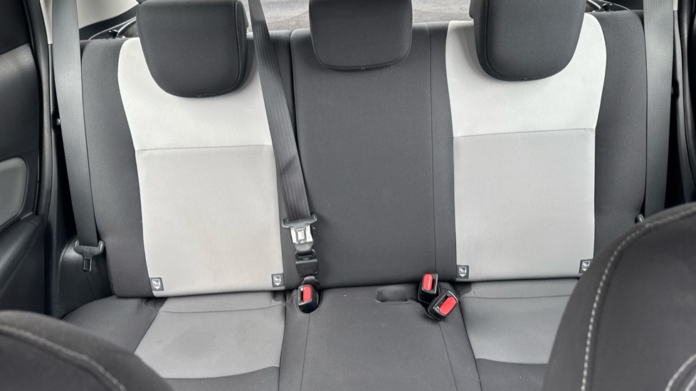 Toyota Yaris 1.5 Hybrid Icon Tech 5dr CVT Hybrid Hatchback - Image 15