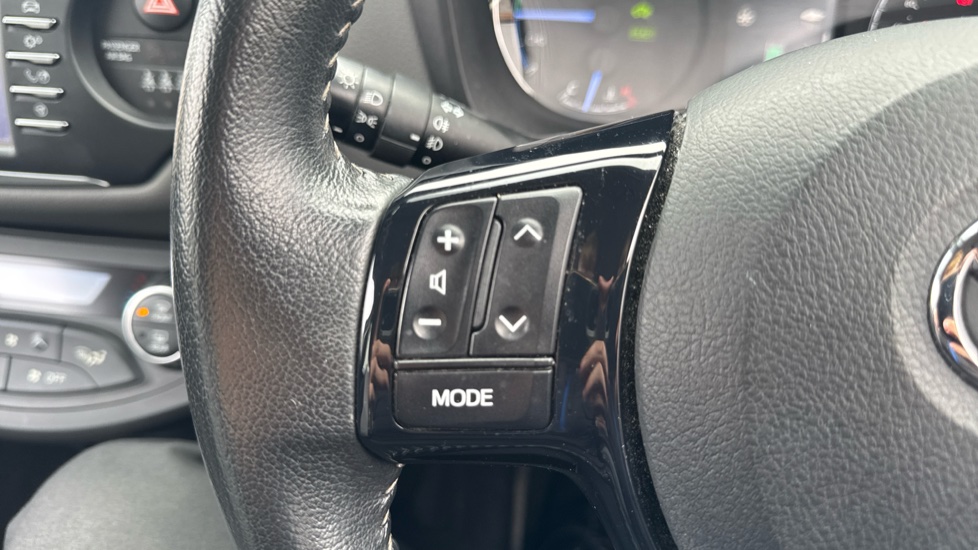 Toyota Yaris 1.5 Hybrid Icon Tech 5dr CVT Hybrid Hatchback - Image 21