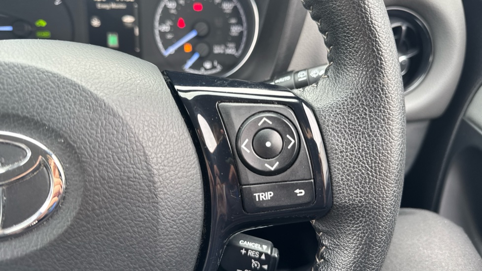 Toyota Yaris 1.5 Hybrid Icon Tech 5dr CVT Hybrid Hatchback - Image 22