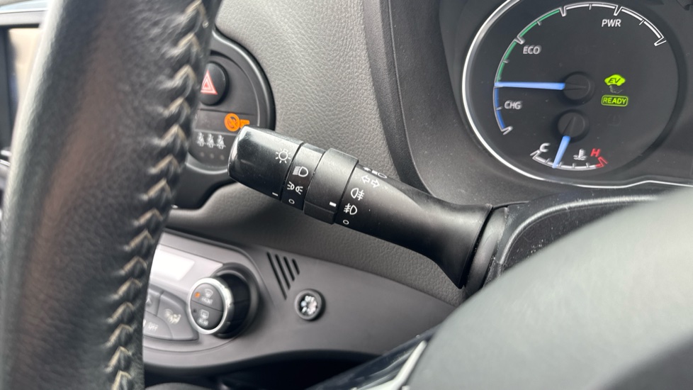 Toyota Yaris 1.5 Hybrid Icon Tech 5dr CVT Hybrid Hatchback - Image 24