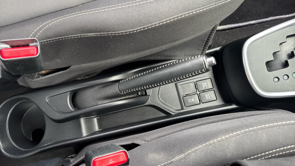 Toyota Yaris 1.5 Hybrid Icon Tech 5dr CVT Hybrid Hatchback - Image 28
